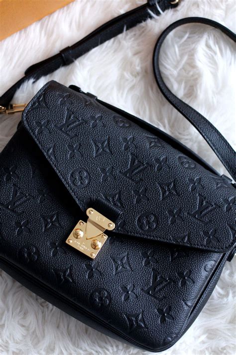 pochette metis louis vuitton zwart|louis vuitton pochette monogram.